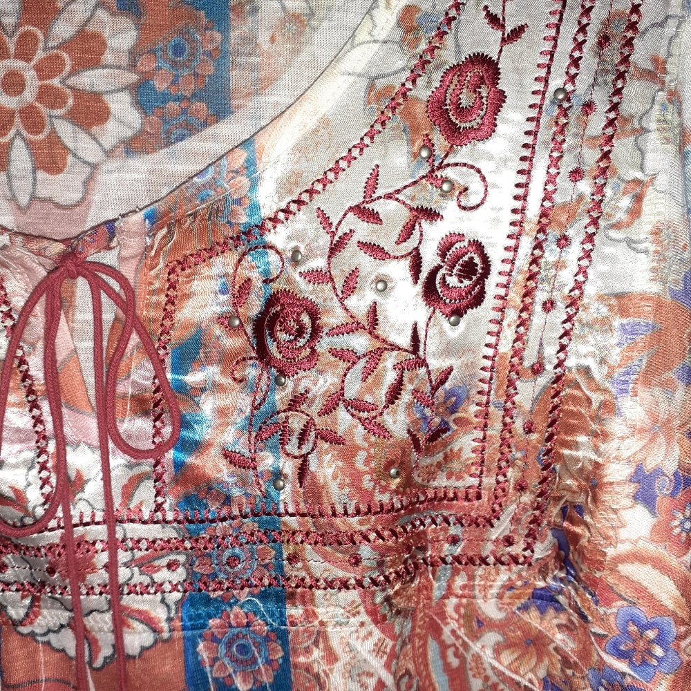 UNITY TOP - Picture 3 of 3